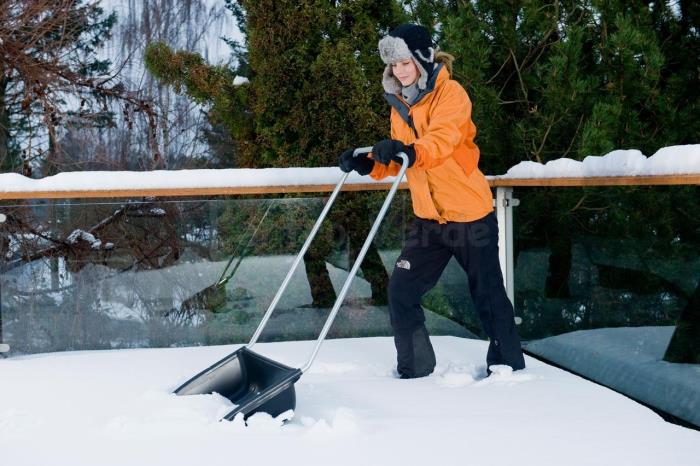 Slitta da Neve SnowXpert Fiskars con 72 cm di Larghezza Lavoro