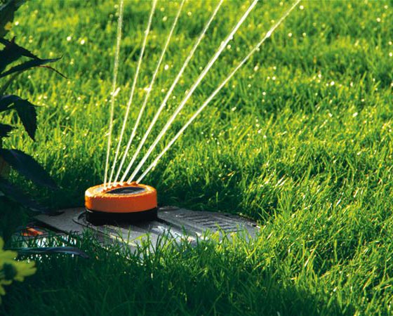 Irrigatore Gardena AquaContour pop-up automatico  per superfici irregolari 